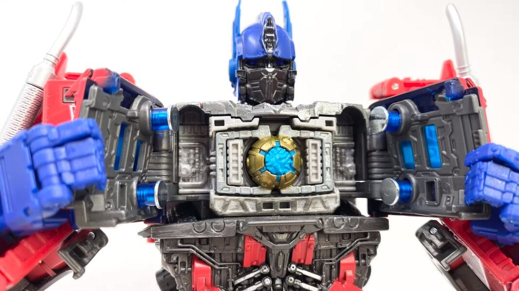 Transformers Masterpiece MPM 12 Optimus Prime  (9 of 19)